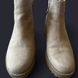 Universal Thread Tan Ankle Boots
